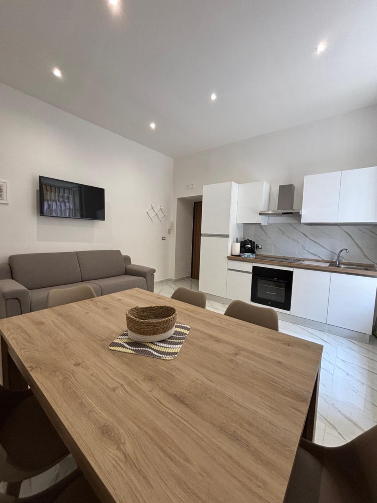 B&d House *